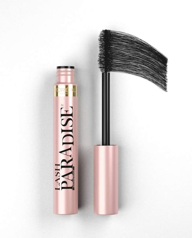 عناية مركزة بمنطقة العين وسائط